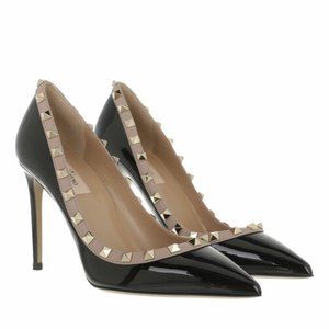 VALENTINO GARAVANI Rockstud Patent Pumps Black Poudre